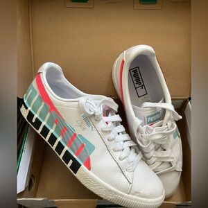 Puma Clyde’s 8.5 Women's White and Bridal Rosa Sneakers - gently loved